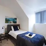 Cosy 3br Sleeps 7,pets Okfree Parking *