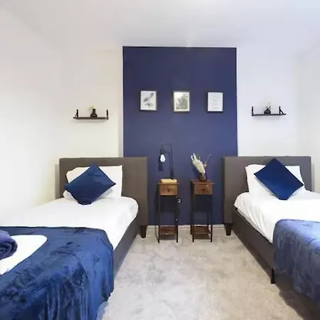 Apartment Pet-friendly 3br Home, Sleeps 7, 1 Mile From Centre *