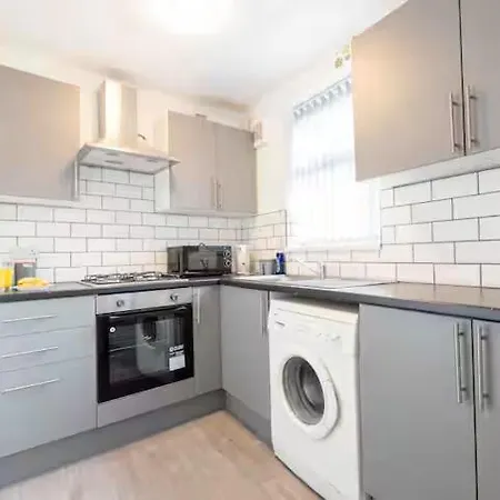 Pet-friendly 3br Home, Sleeps 7, 1 Mile From Centre Apartment Leeds (West Yorkshire)