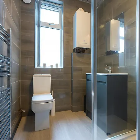 Elegant 3br Retreat Sleeps 7,free Parking Leeds (West Yorkshire)
