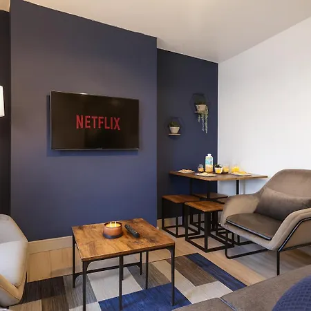 Elegant 3br Retreat Sleeps 7,free Parking Apartment Leeds (West Yorkshire)