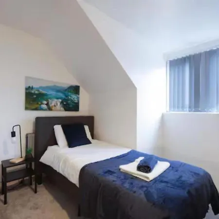Elegant 3br Retreat Sleeps 7,free Parking *