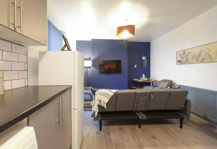 Bright 3br Sleeps 7 Free Parking Apartment Leeds (West Yorkshire)