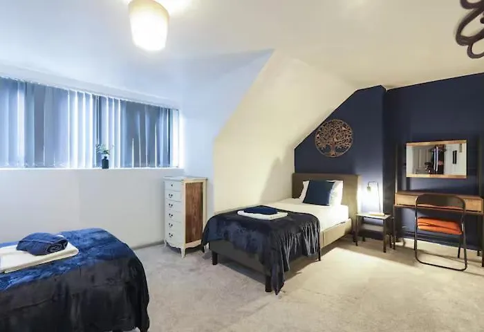 דירה Bright 3br Sleeps 7 Free Parking לידס