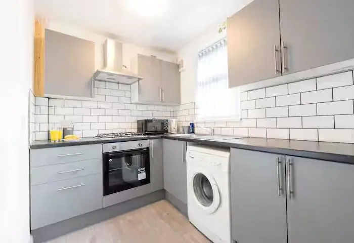 Bright 3br Sleeps 7 Free Parking Apartment Leeds (West Yorkshire)