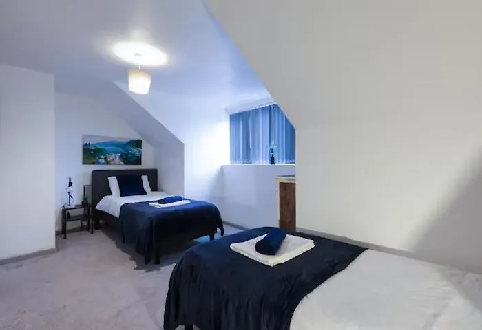 Bright 3br Sleeps 7 Free Parking לידס