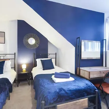 Bright 3br Sleeps 7 Free Parking Appartamento *